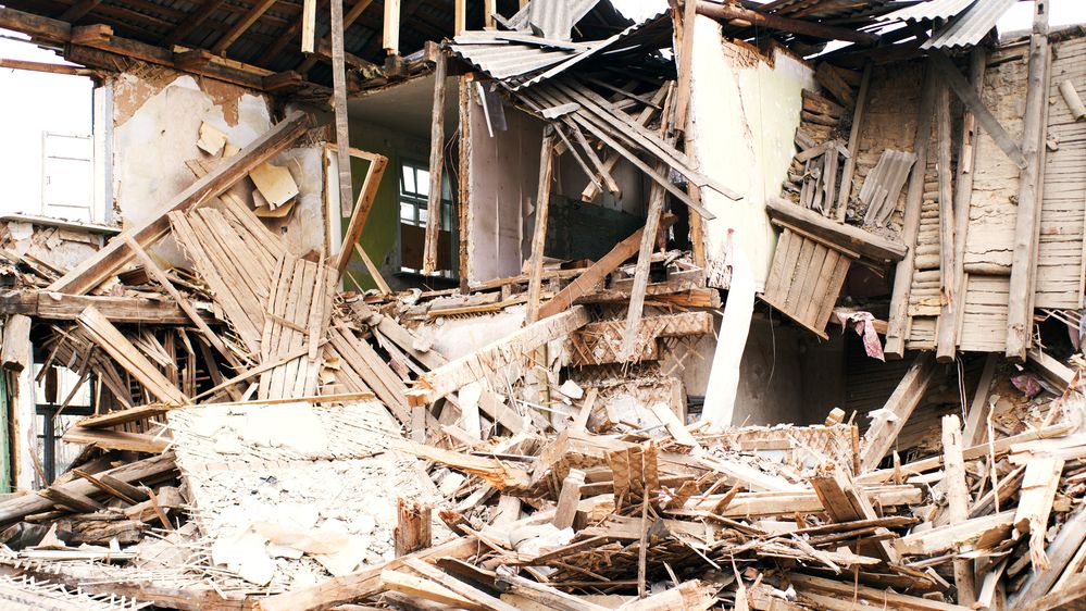 Demoliční četa omylem zbourala jiný dům. Majitelům zbyly oči pro pláč